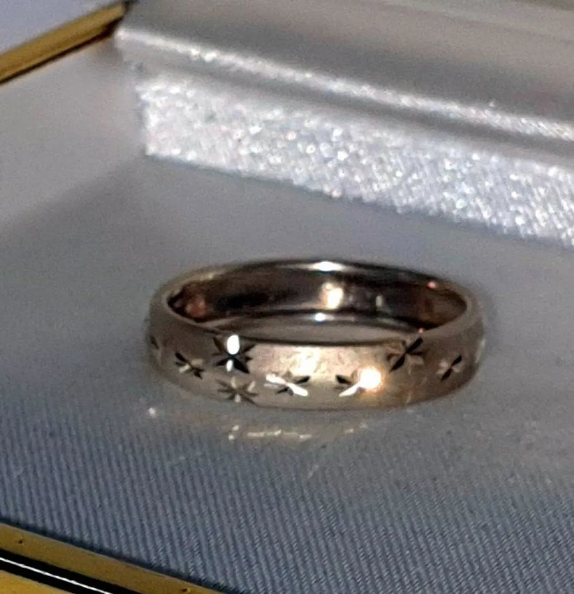 Vintage Hallmarked Silver Unisex Wedding Band - Image 2