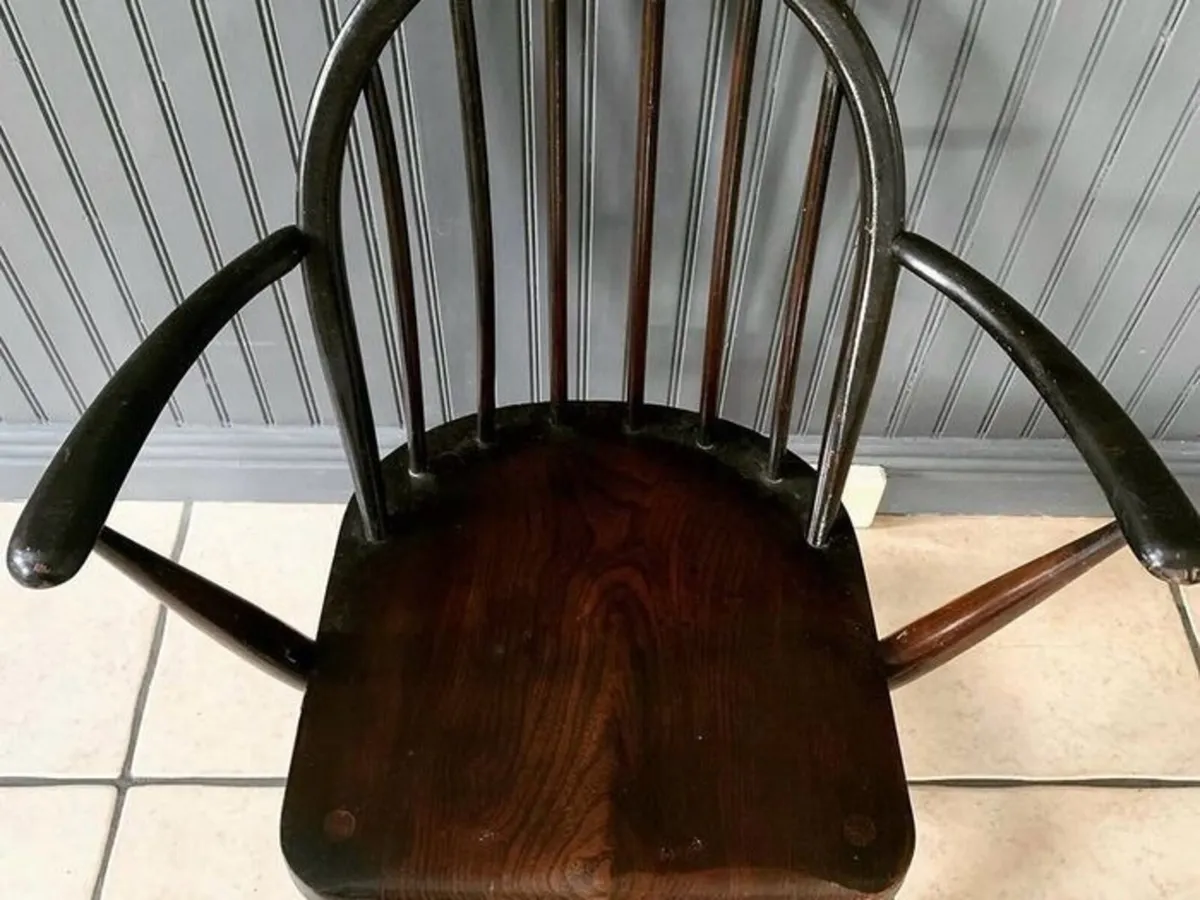 Ercol Children's Windsor Chair with Arms - Vintage - Image 4