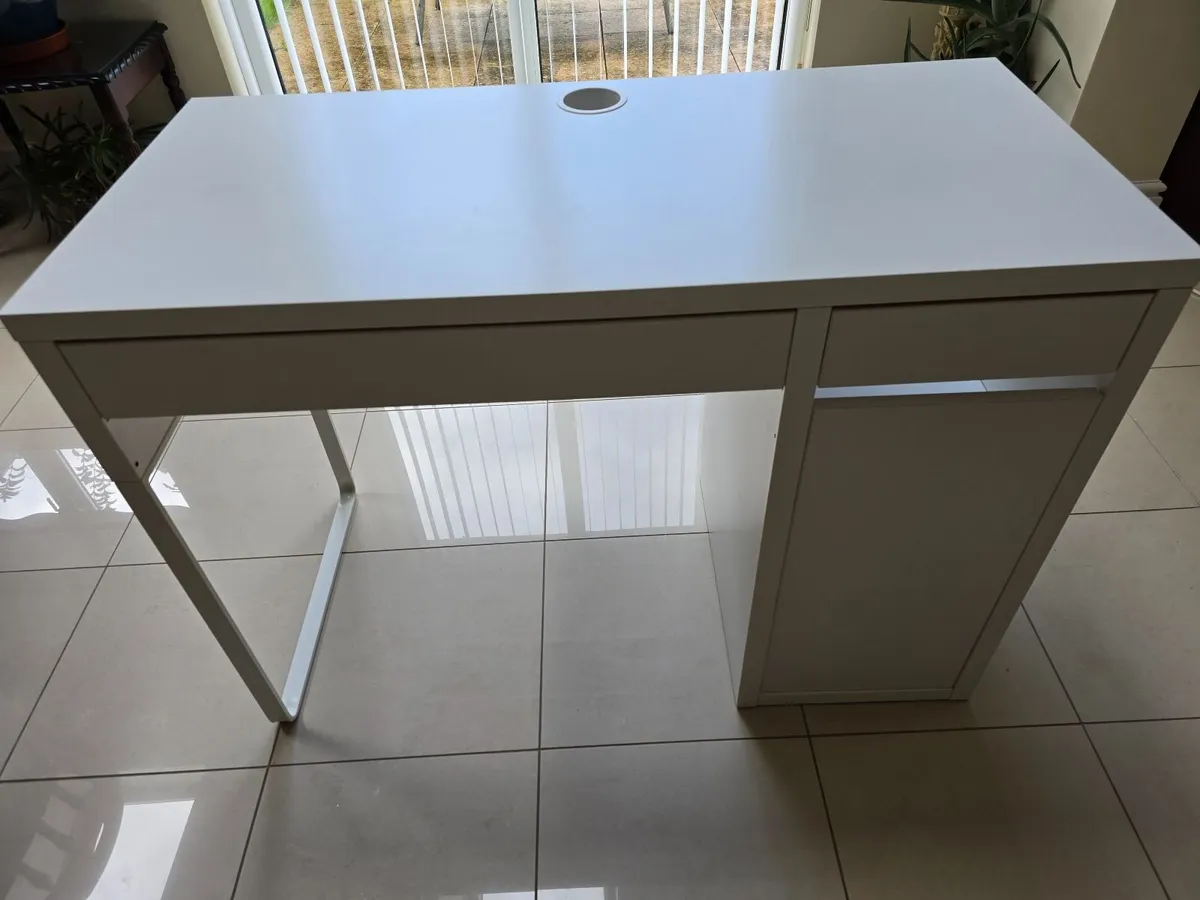 Office Desk - Image 1