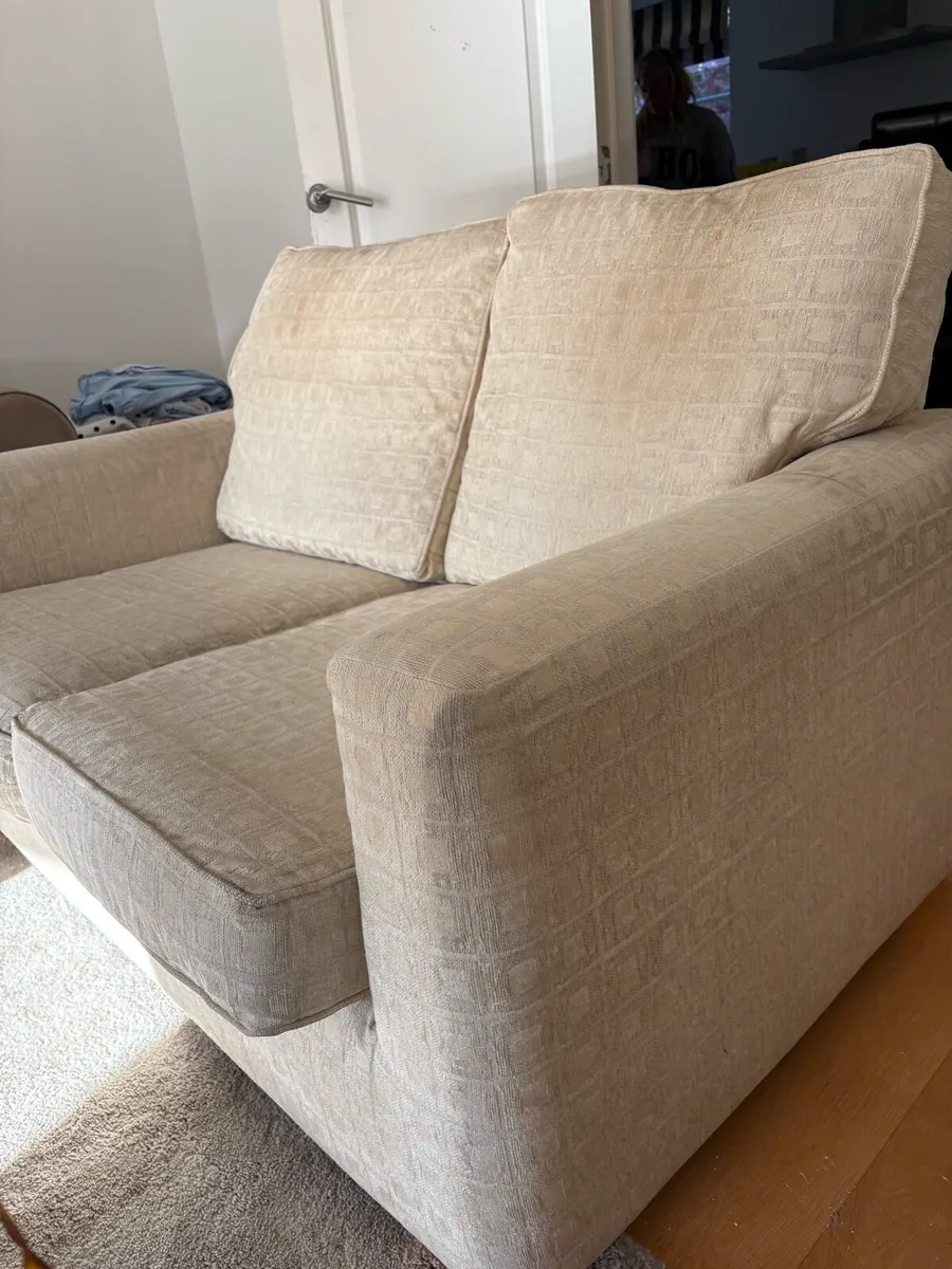 Couch - Image 4