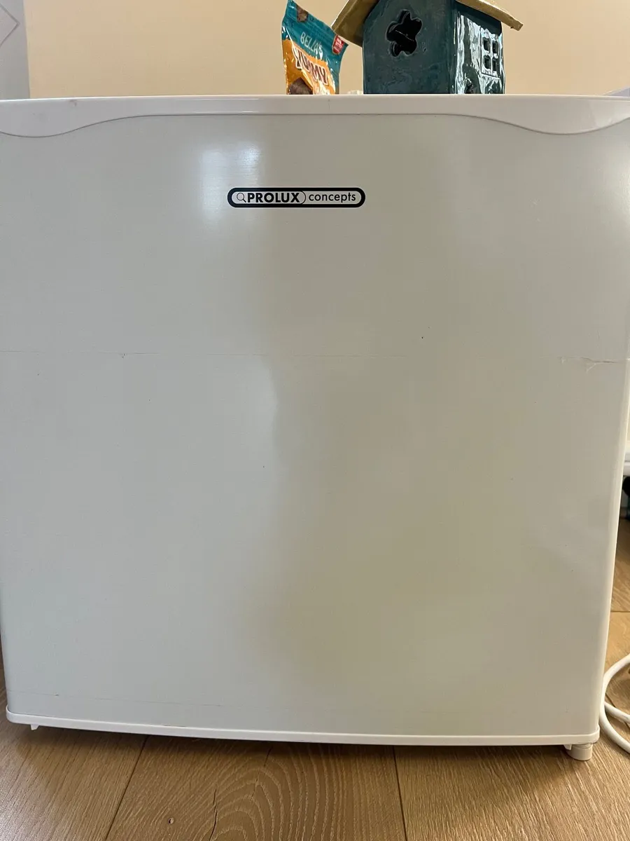 Mini fridge - Image 1