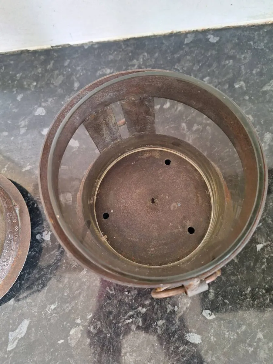 Two rustic pillar candleholders with glass inserts - Image 3