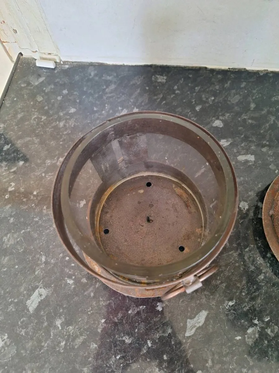 Two rustic pillar candleholders with glass inserts - Image 2