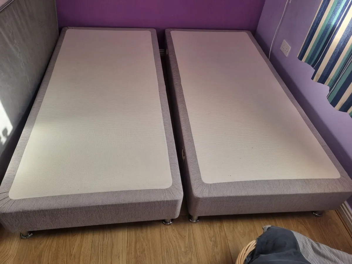 Single beds - Image 1
