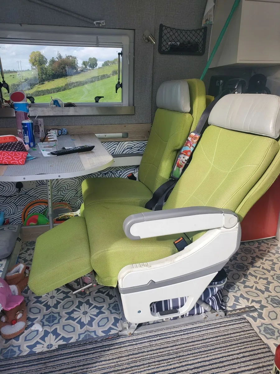 Camper airplane seats - Image 1