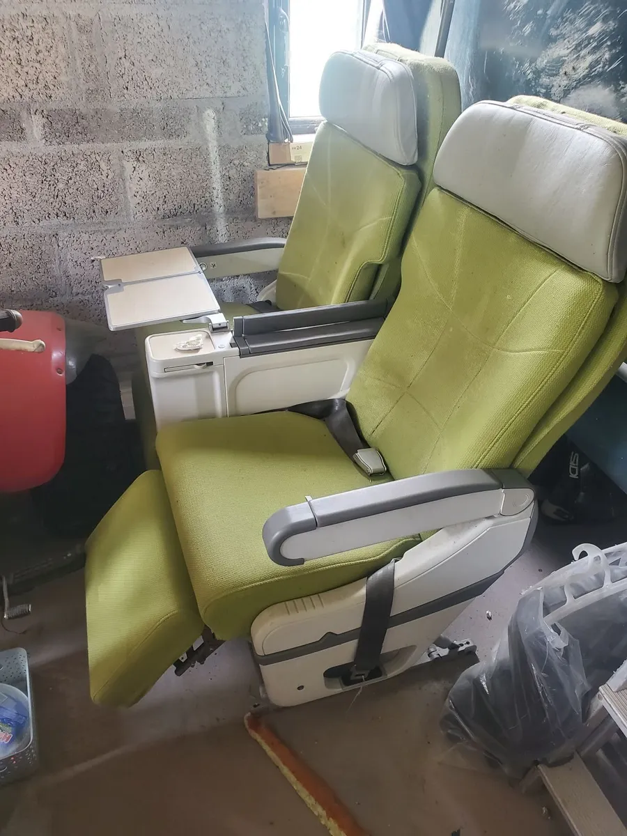 Camper airplane seats - Image 4