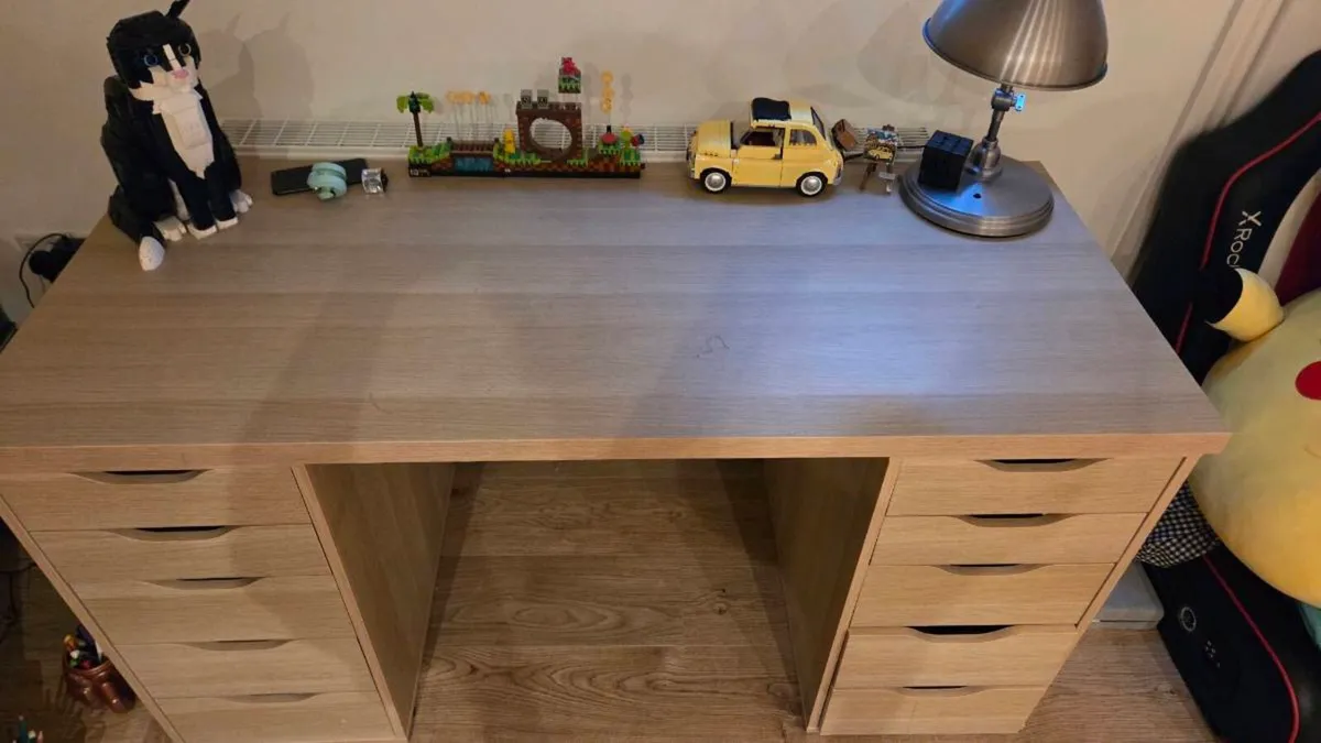 Desk - Image 3