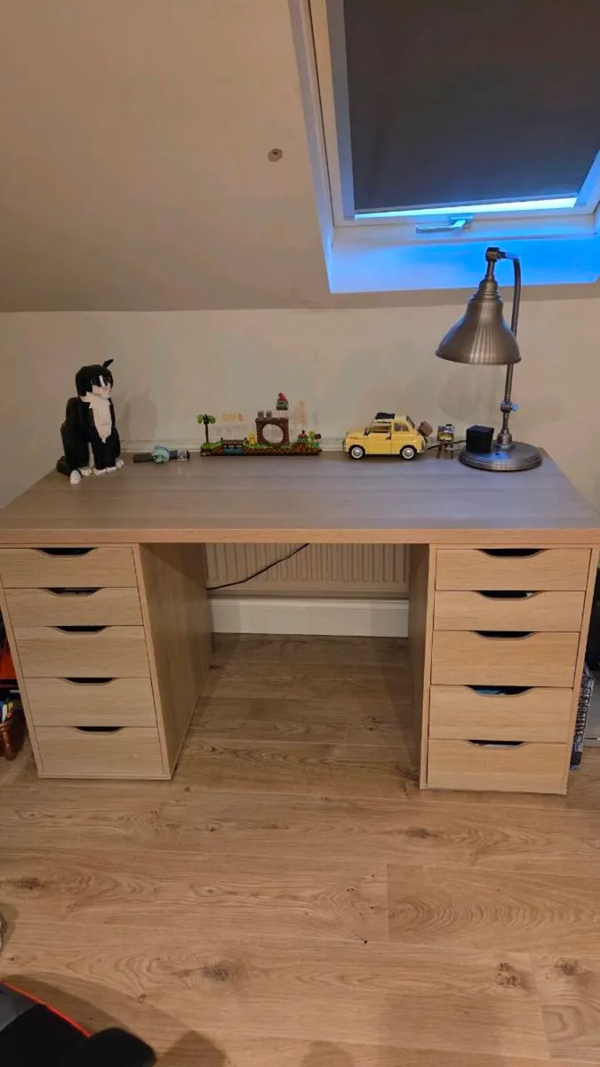 Desk - Image 4