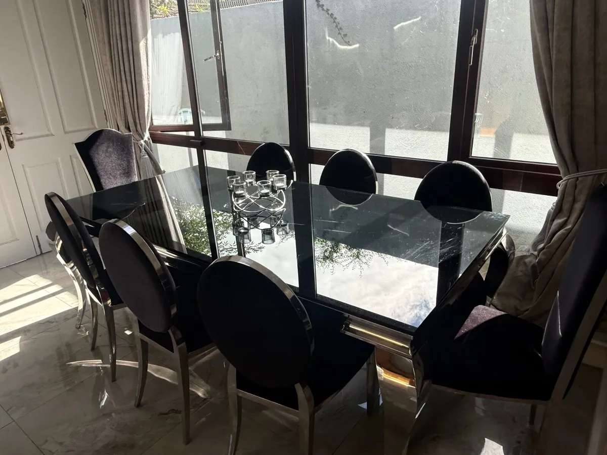 Dining Table & 8 chairs - Image 1