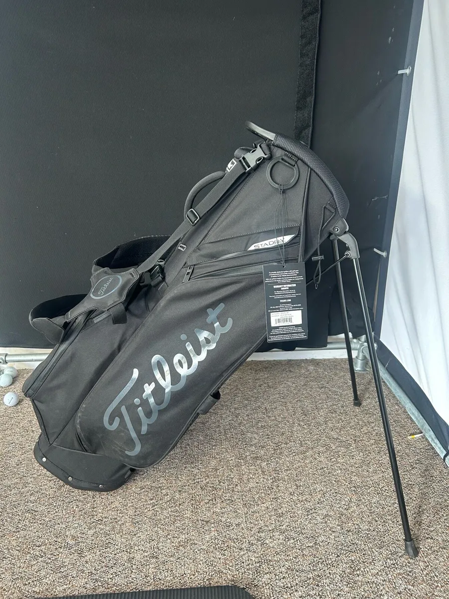 Titleist S4 Stay Dry Golf Carry Bag - Image 1