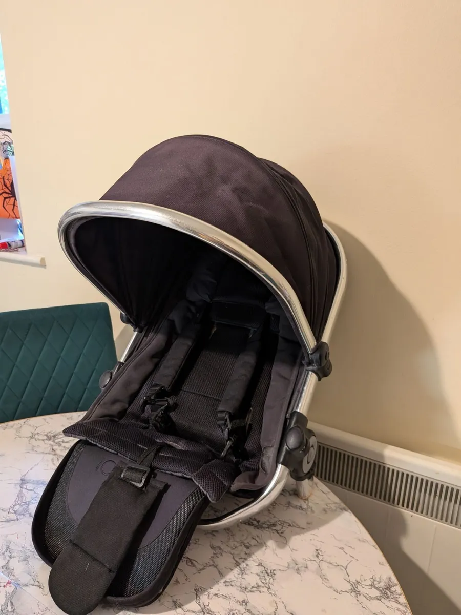 Icandy carrycot and seat - Image 1