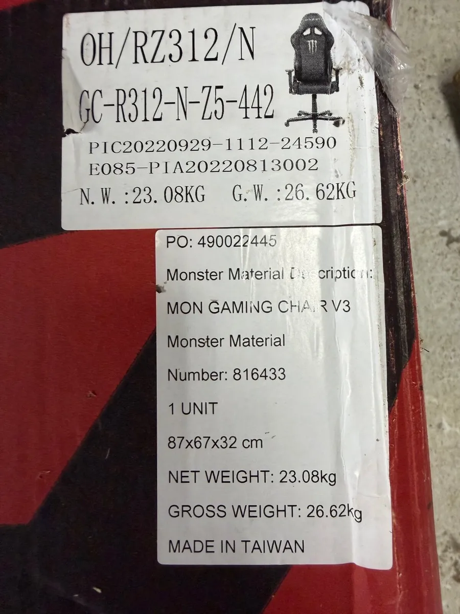 Monster Energy/DXRacer gaming chair V3 brand new - Image 1