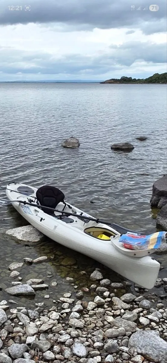Fishing kayak - Image 2
