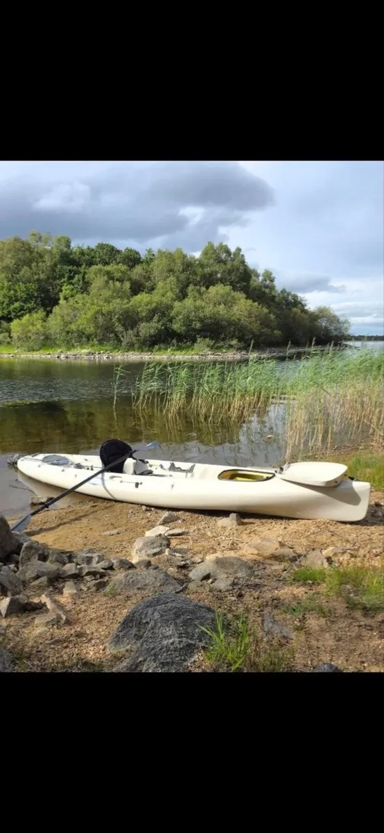 Fishing kayak - Image 3