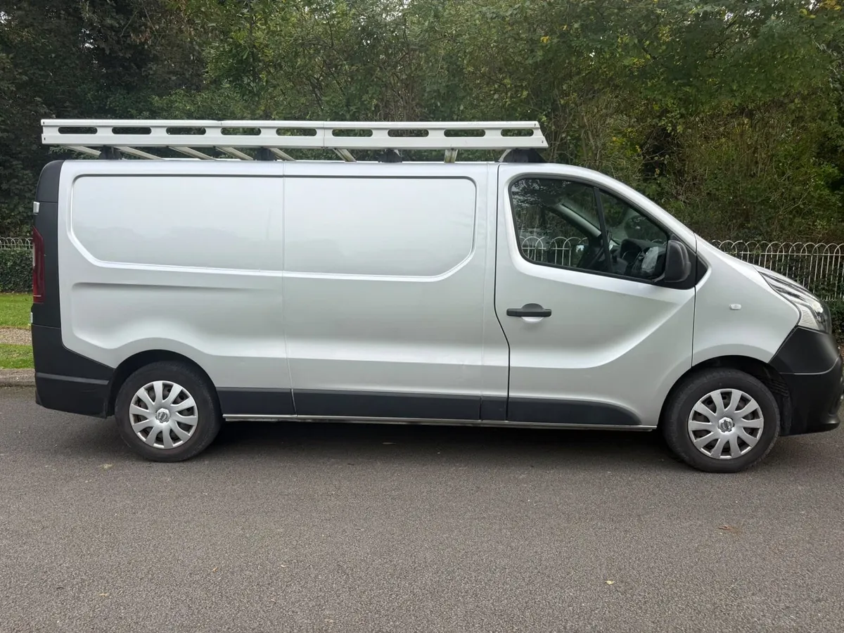 LOW MILEAGE NEW CVRT - Image 4