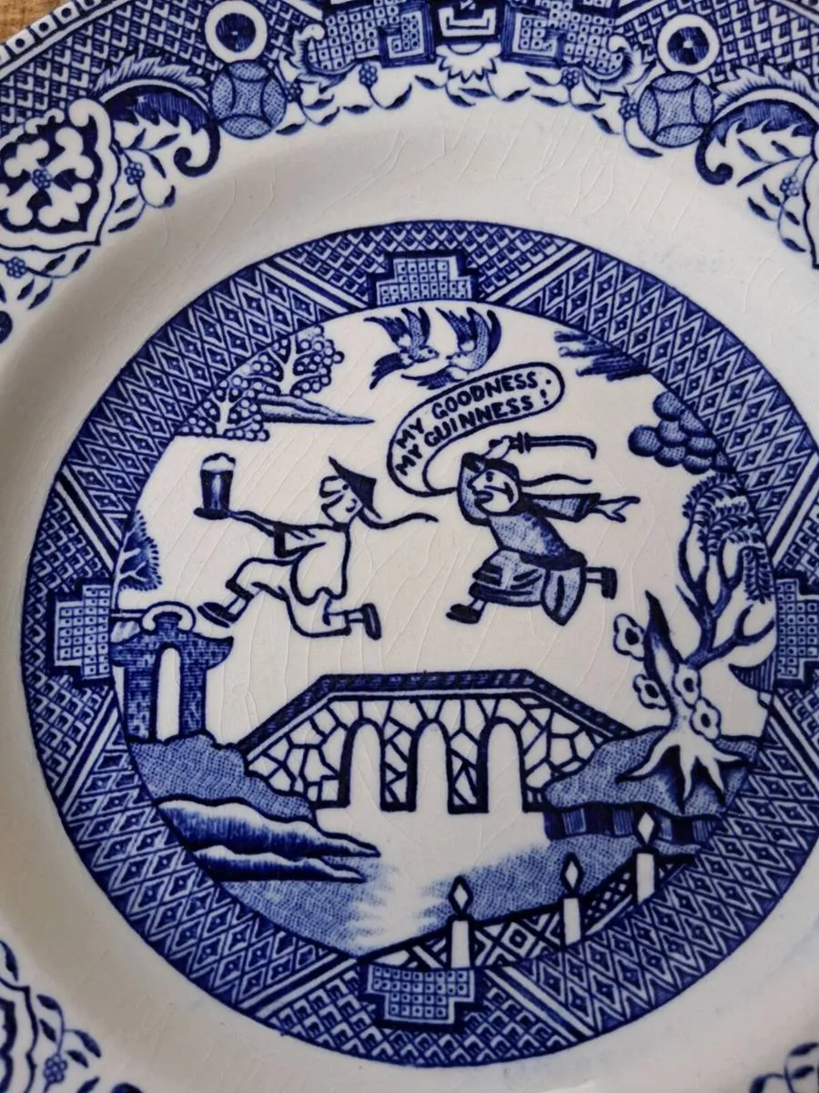 1960s GUINNESS WILLOW PATTERN PLATE - Image 2