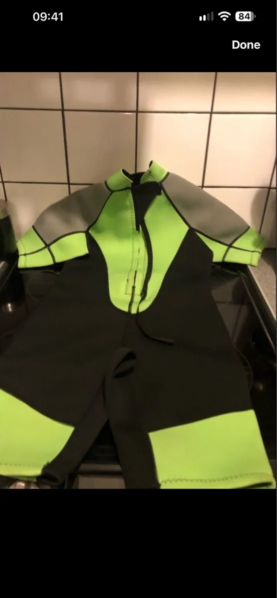 Boys wetsuit age 10 €10 - Image 2