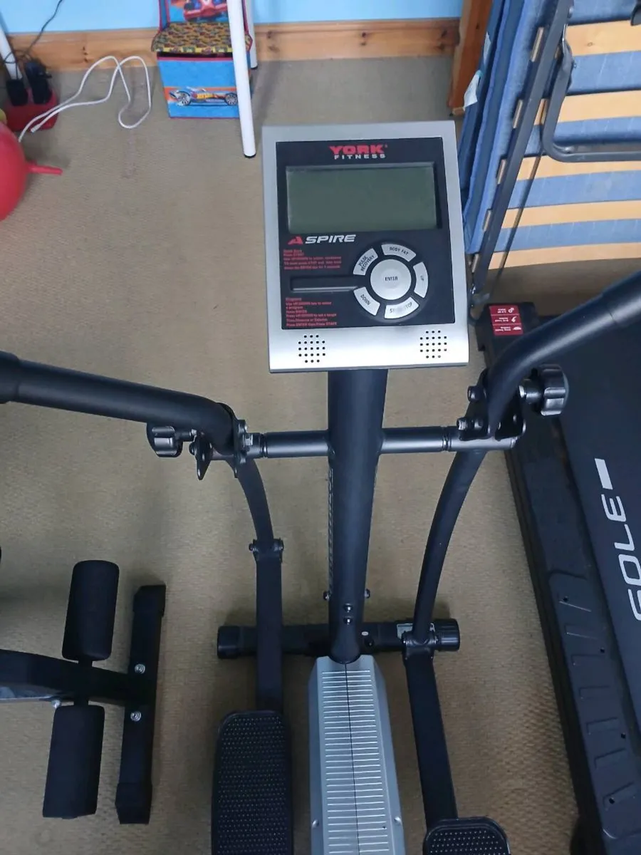 Cross trainer - Image 2