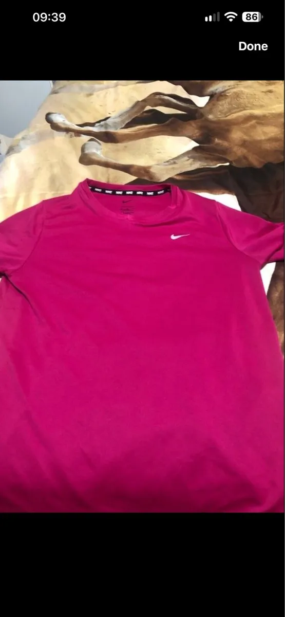 Boys Nike teeshirt size XL €5 - Image 4