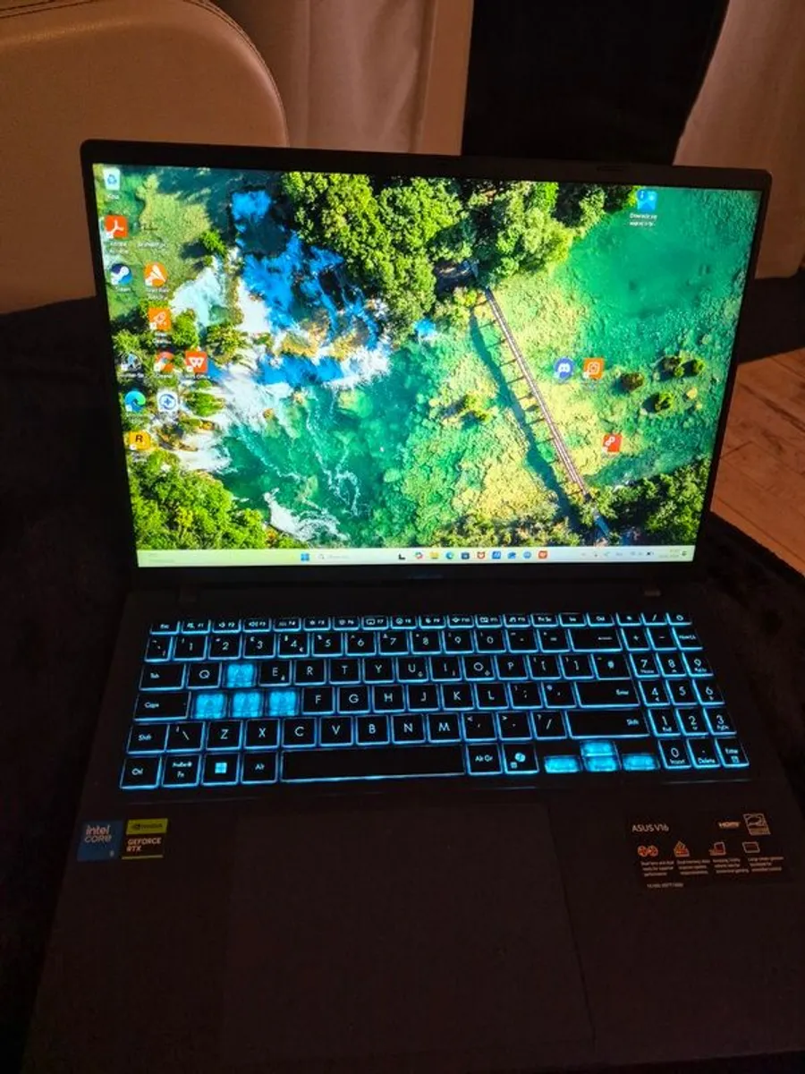 ASUS V16, gaming laptop. - Image 1