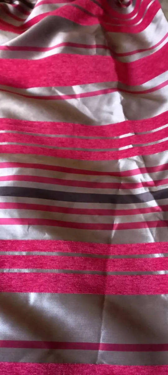 Curtains - Image 2