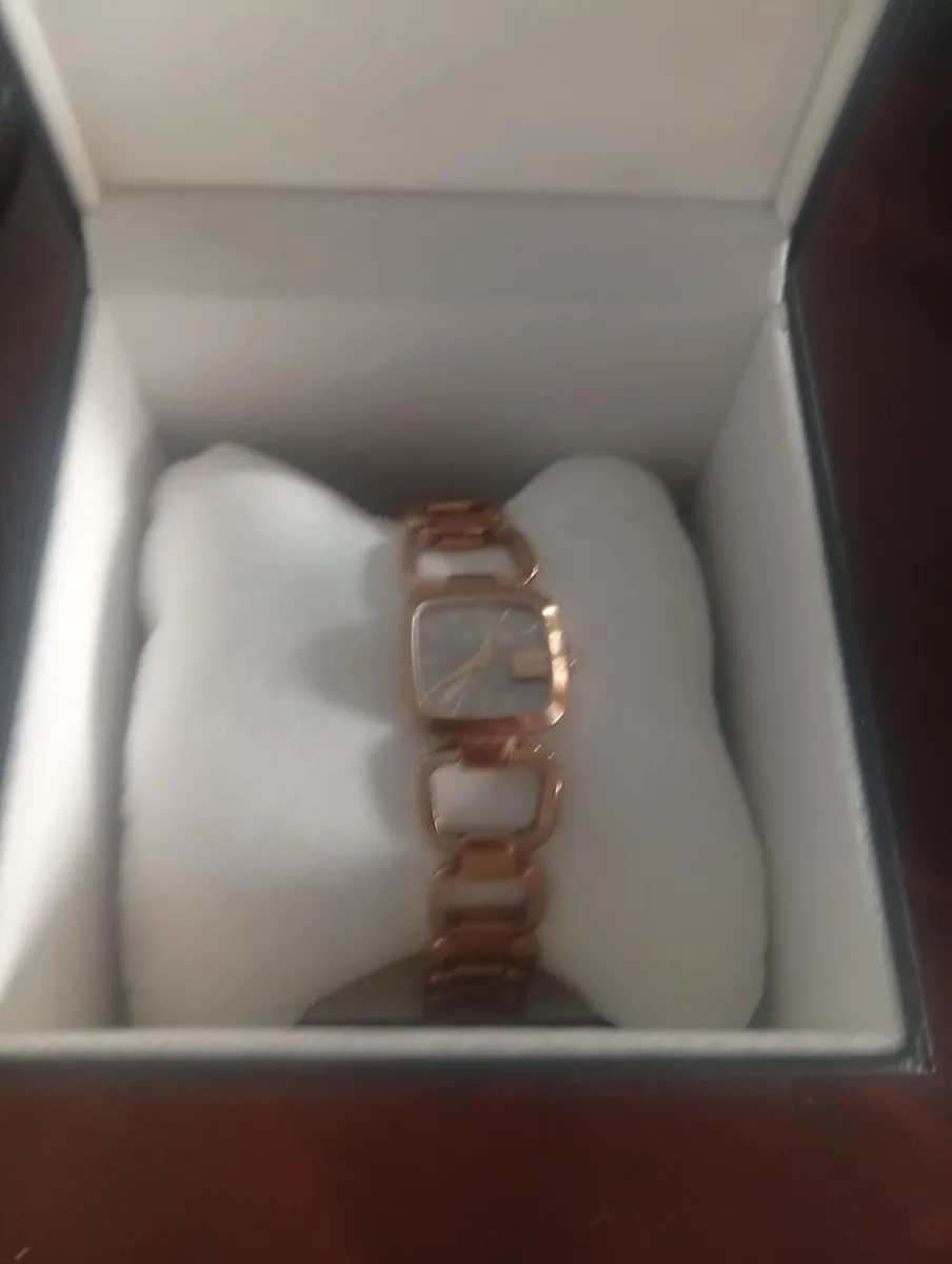 Gucci watch - Image 2