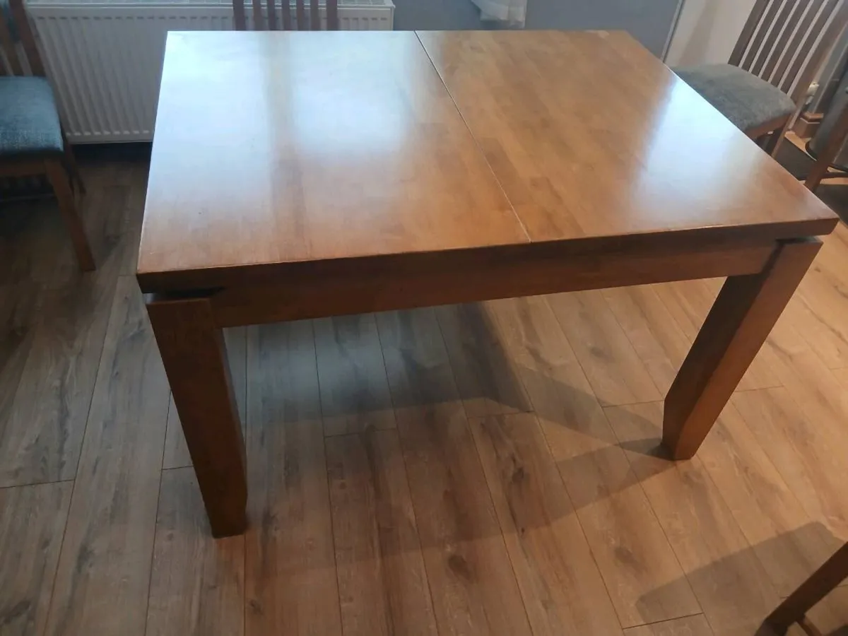 Dining table - Image 1