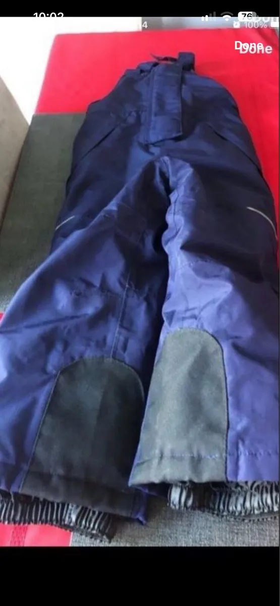Boys rain bottoms 2/4 yrs €10 - Image 2