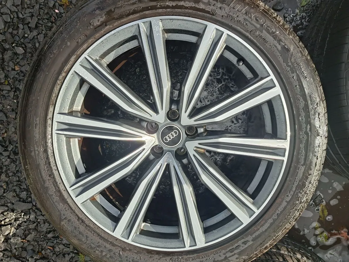 21" Genuine Audi Q8, SQ8 S Line Alloys with tyres - Image 1