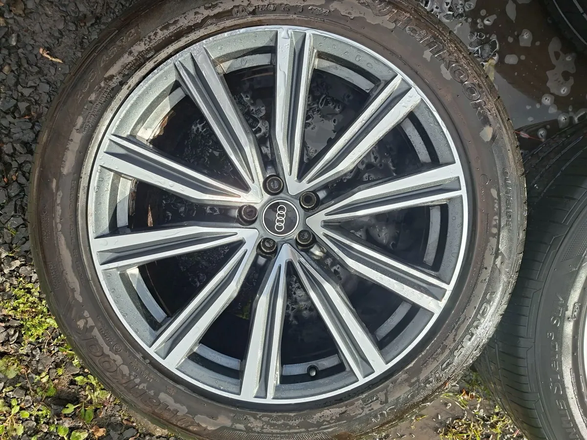 21" Genuine Audi Q8, SQ8 S Line Alloys with tyres - Image 3