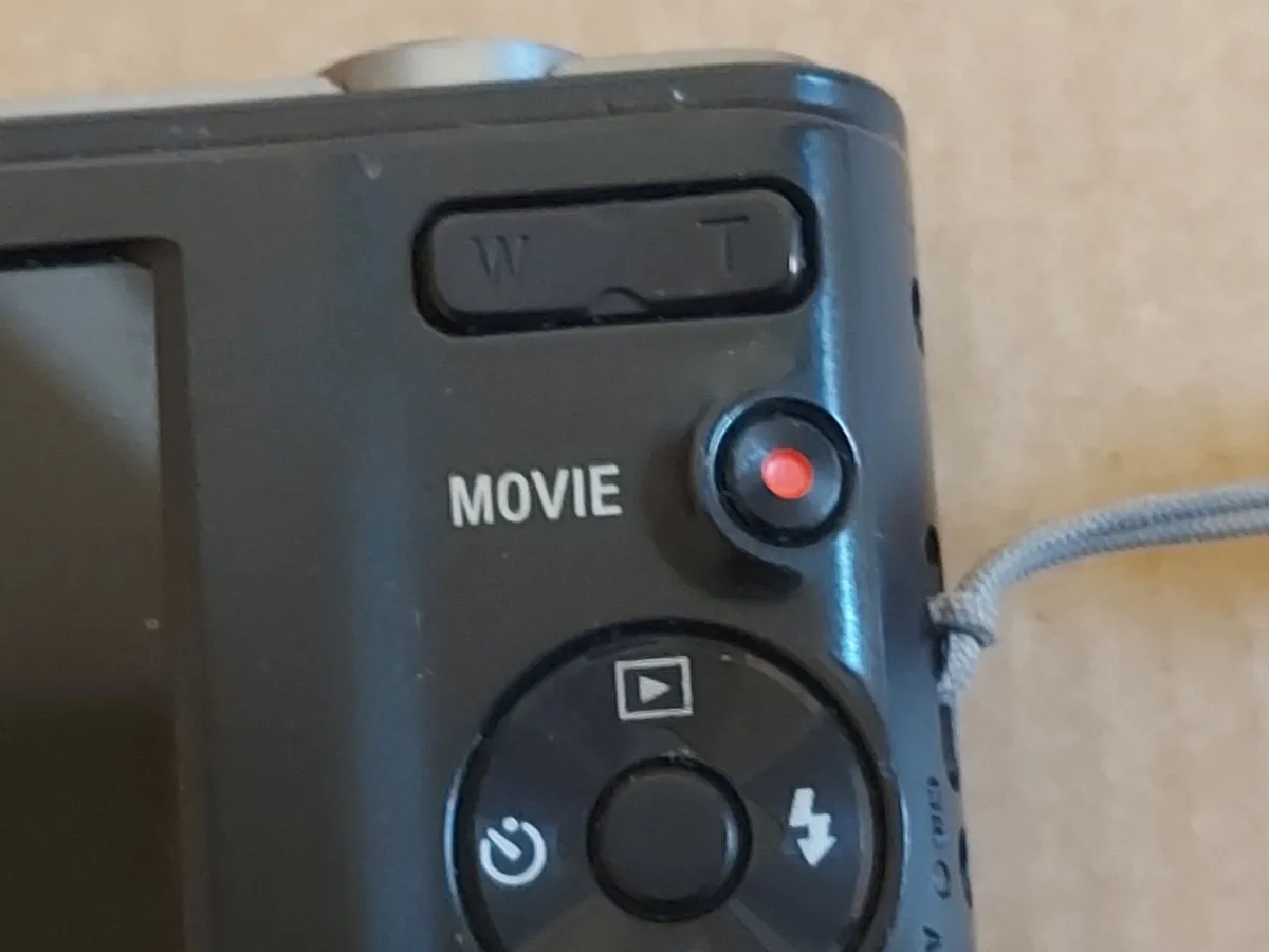 Sony Cyber-shot, Model DSC-W800, 20.1 MP Camera - Image 4