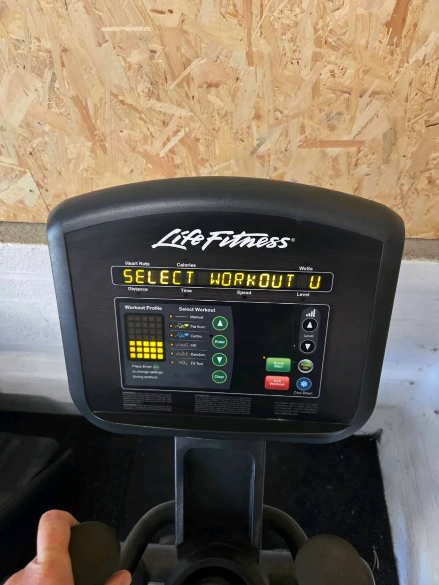 Life Fitness Activate Series Cross Trainer - Image 2