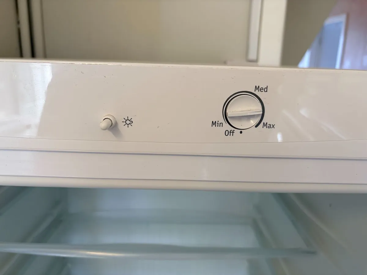 Whirlpool Fridge Freezer - Image 4