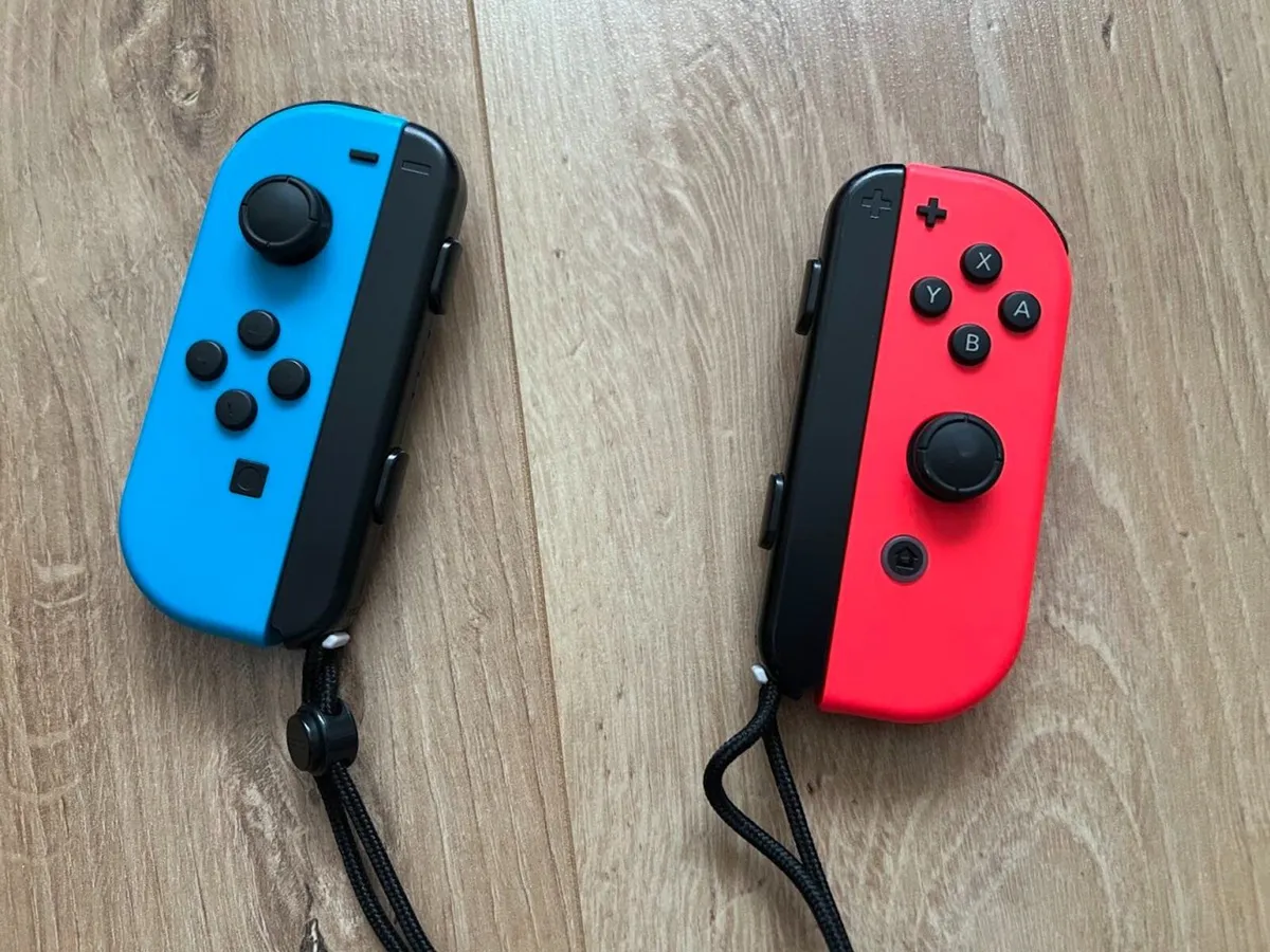 Nintendo Switch + 2 games - Image 4