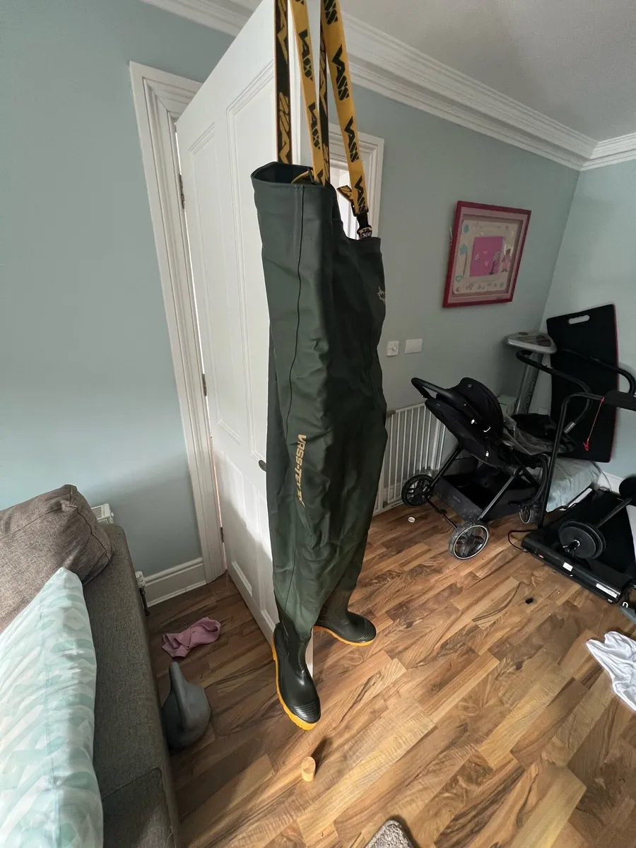 Vass waders size 10