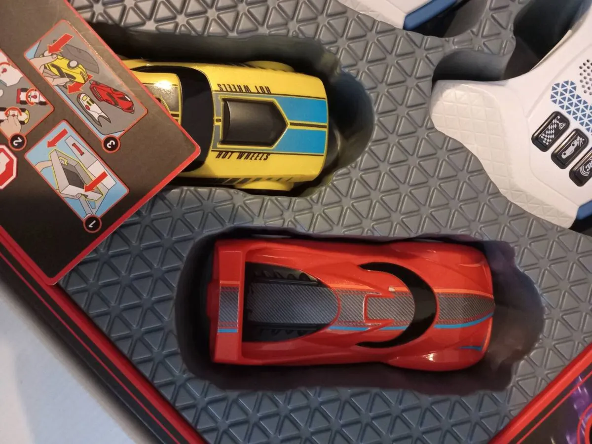 Hotwheels ai racing track - Image 2