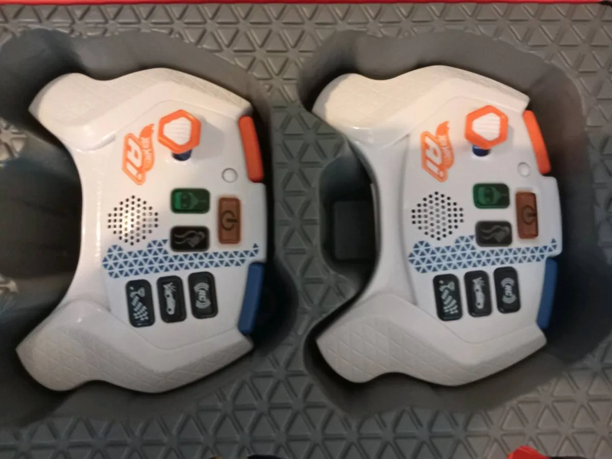 Hotwheels ai racing track - Image 3