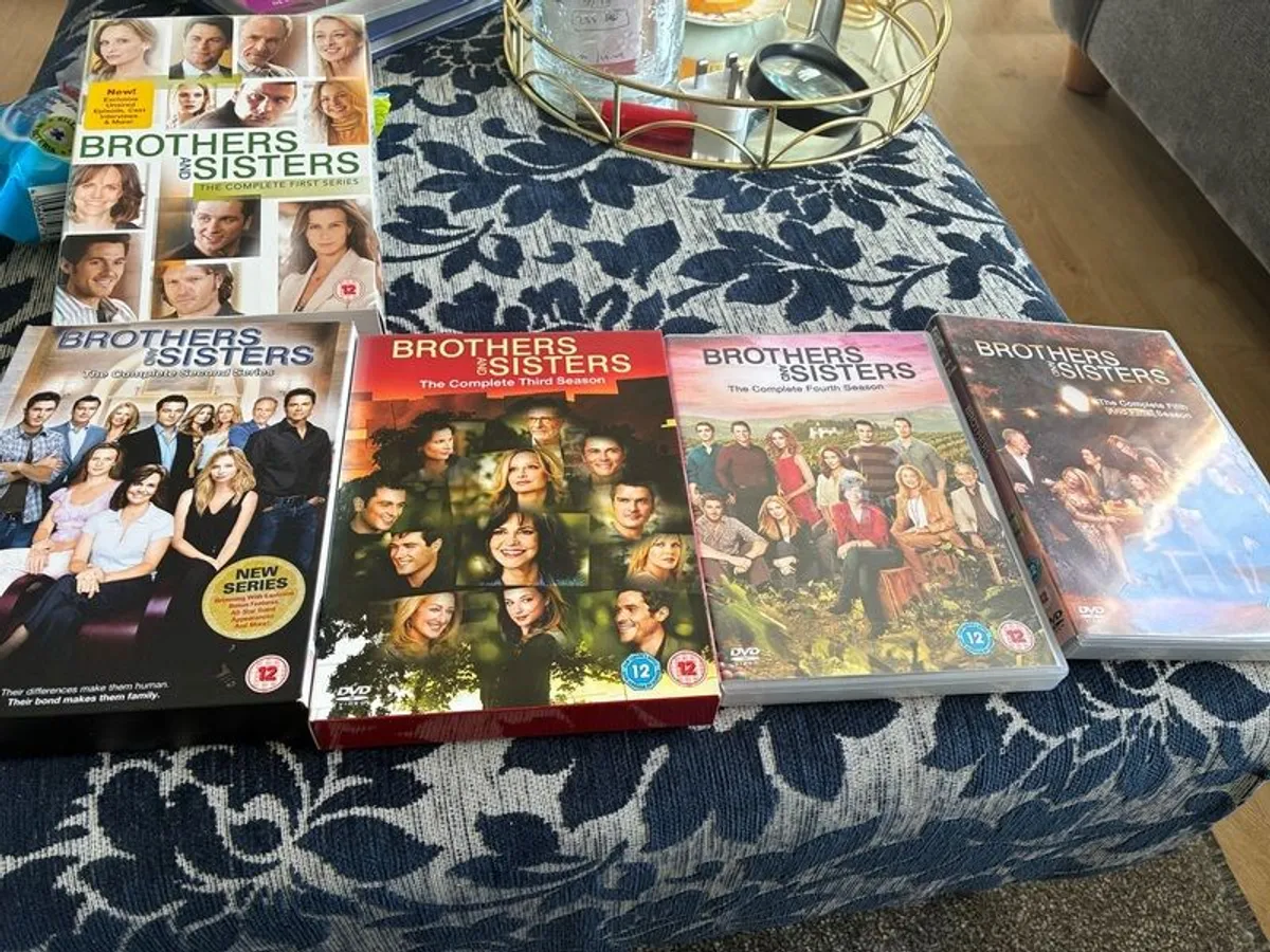Brothers & Sisters Complete Set seasons 1-5 - Image 1