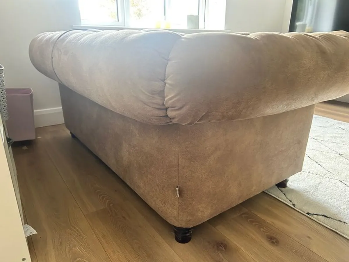 chesterfield sofa 2 seater - Image 3