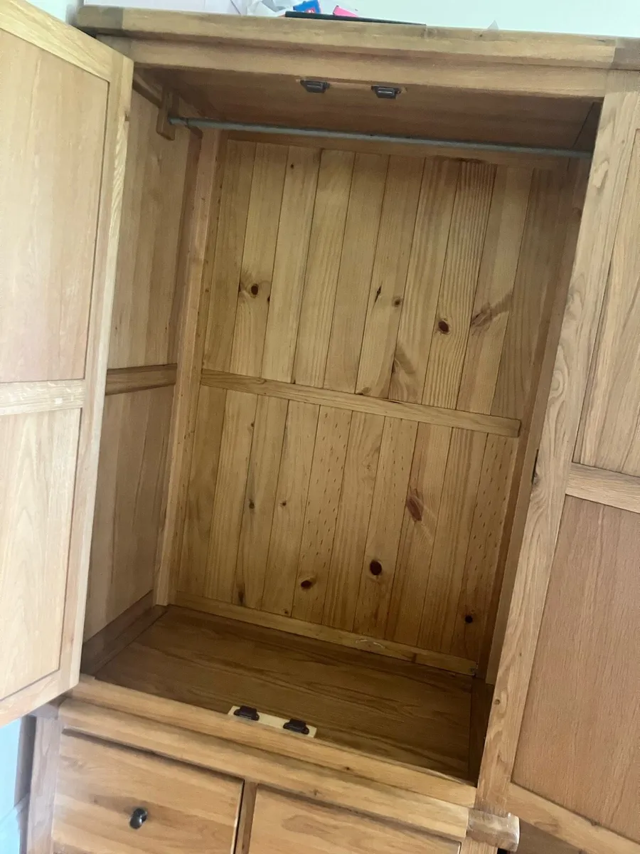 Solid wood wardrobe - Image 4