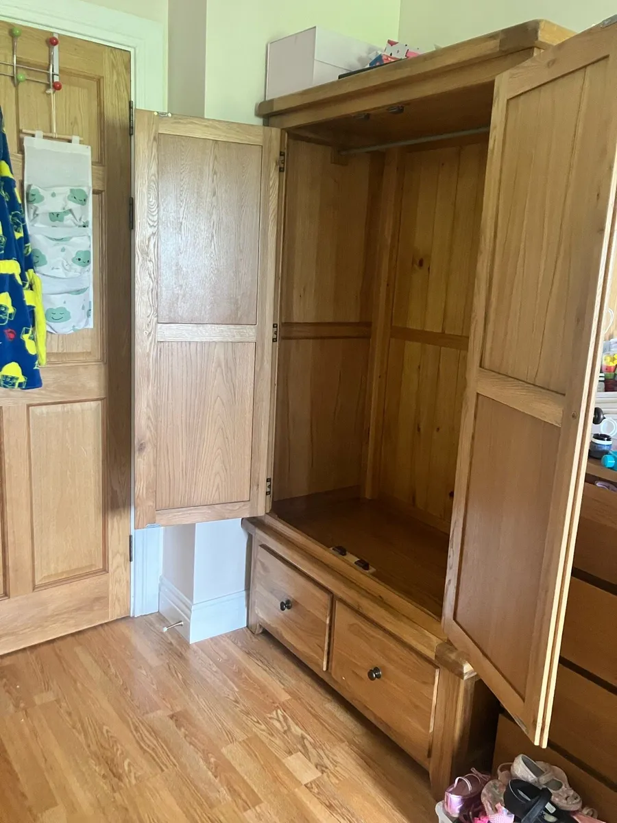 Solid wood wardrobe - Image 3