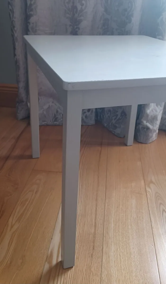 Kids Table - Image 2