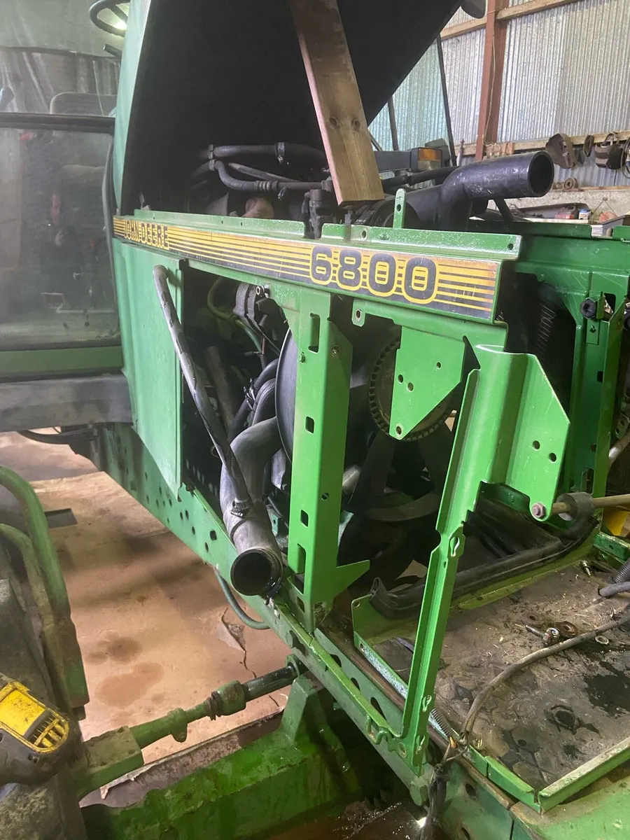 John Deere 6800 - Image 1