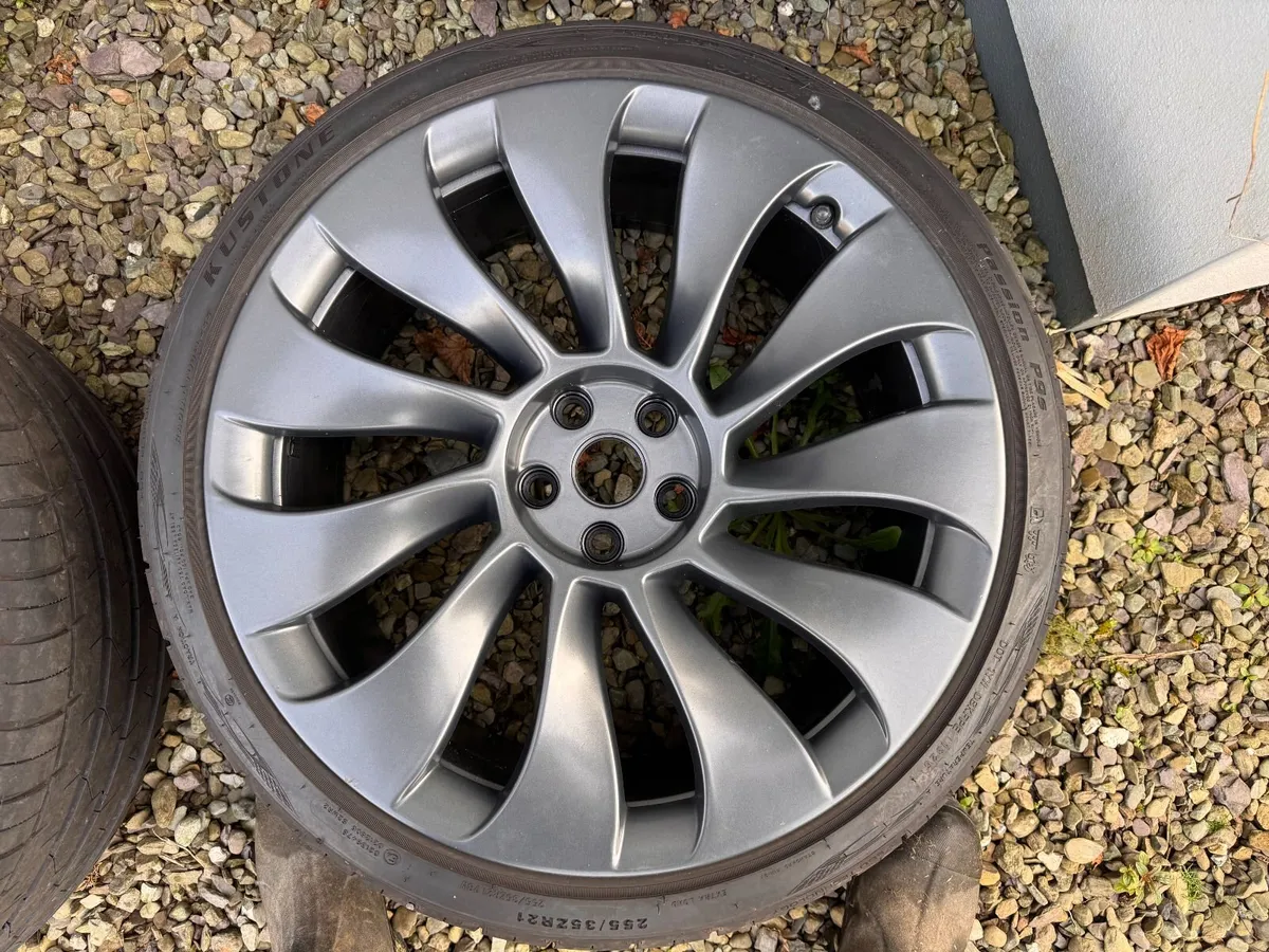 Tesla 21" Uberturbine wheels + tyres + TPMS, mint - Image 4