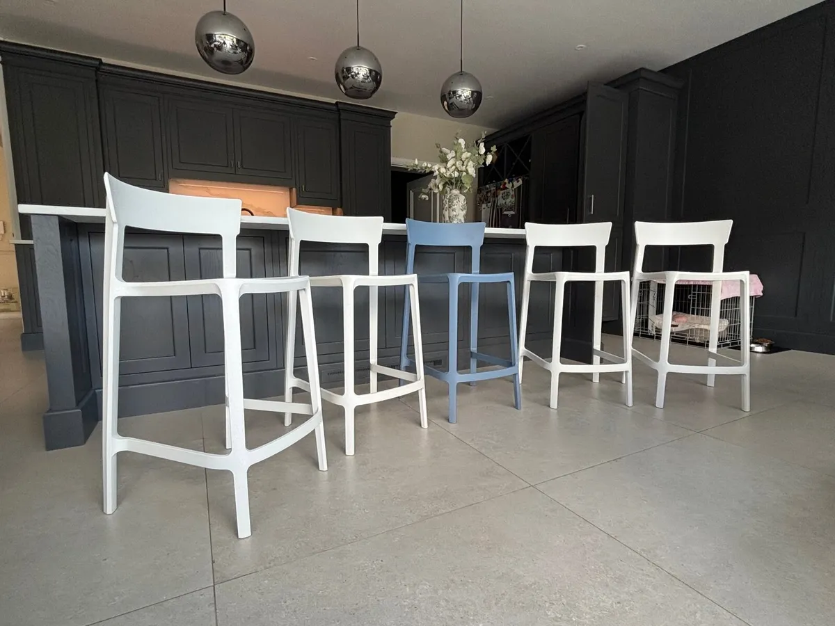 Bar stool - Image 1