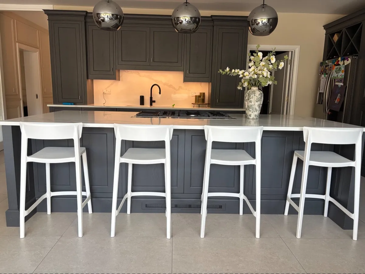 Bar stool - Image 2