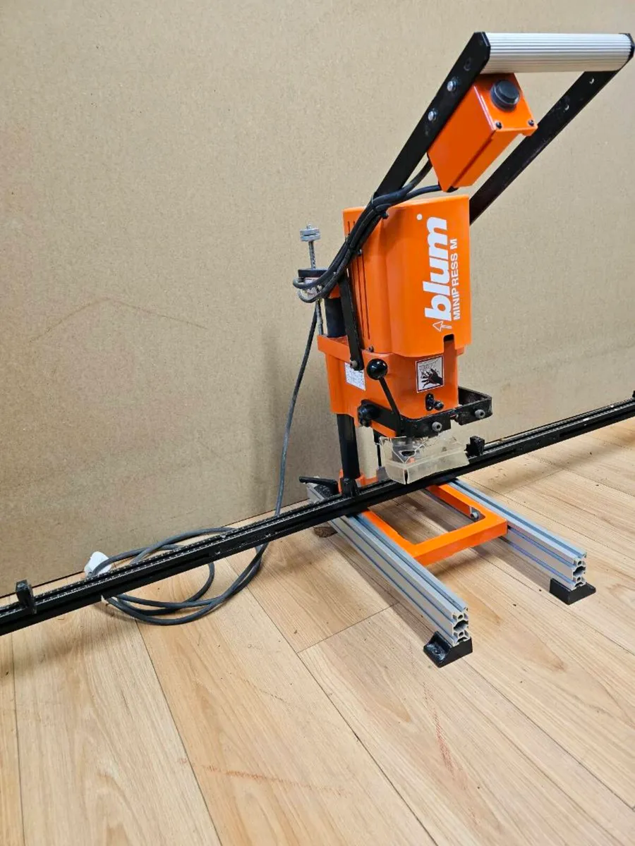 Blum Minipress M