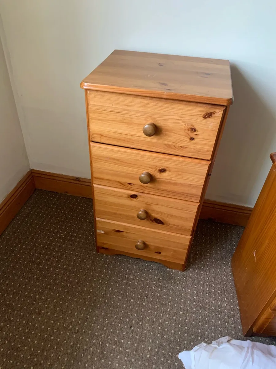 Bed room locker - Image 2