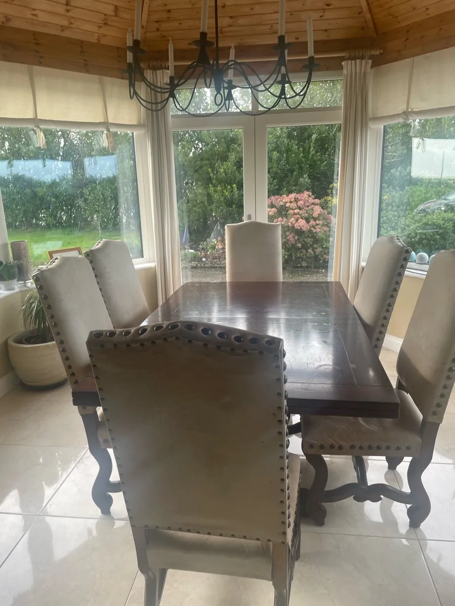 Solid dark wood table and 6 chairs - Image 1