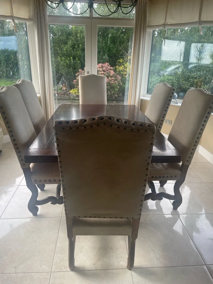 Solid dark wood table and 6 chairs - Image 2